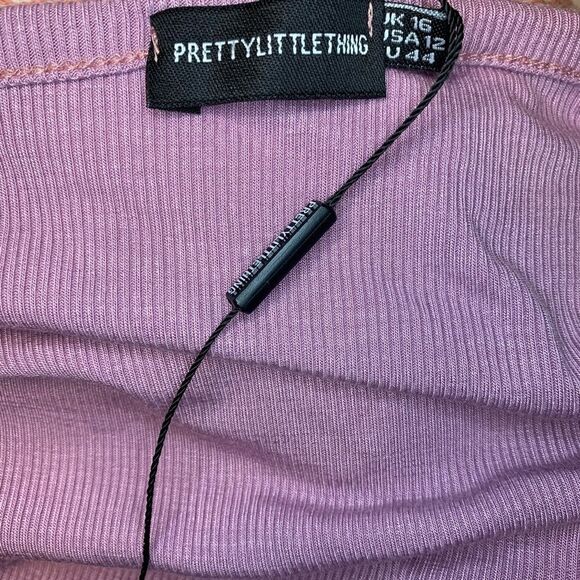 PrettyLittleThing V Neck Rib Bodysuit - Picture 7 of 7